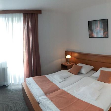 Restavracija In Prenocisca Carda Hotel Martjanci Eksteriør billede