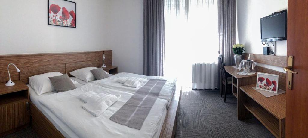 Restavracija In Prenocisca Carda Hotel Martjanci Eksteriør billede